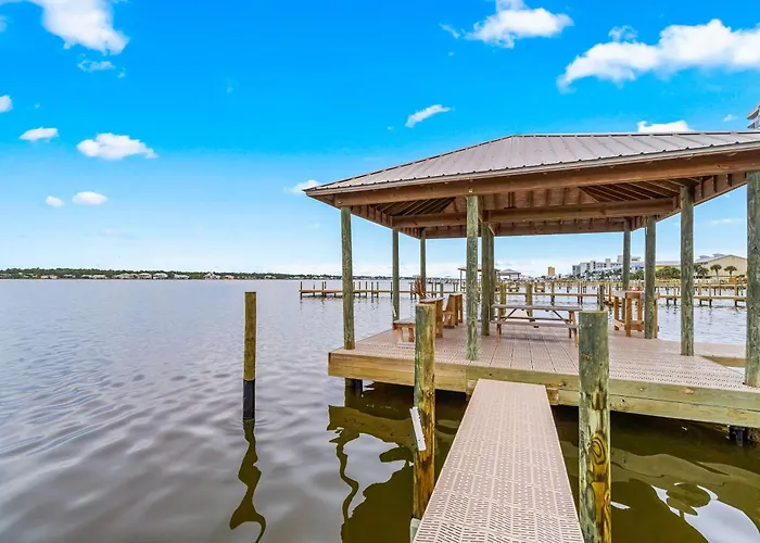 Holiday home Spacious With Wifi W&d Ac Community Pool Fishing Pier & Access Gulf Shores